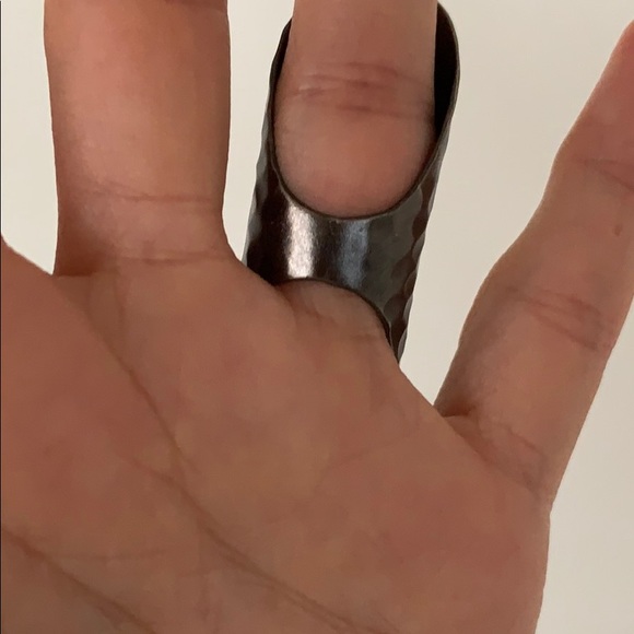 Soixante Neuf Knuckle Ring - Picture 8 of 13